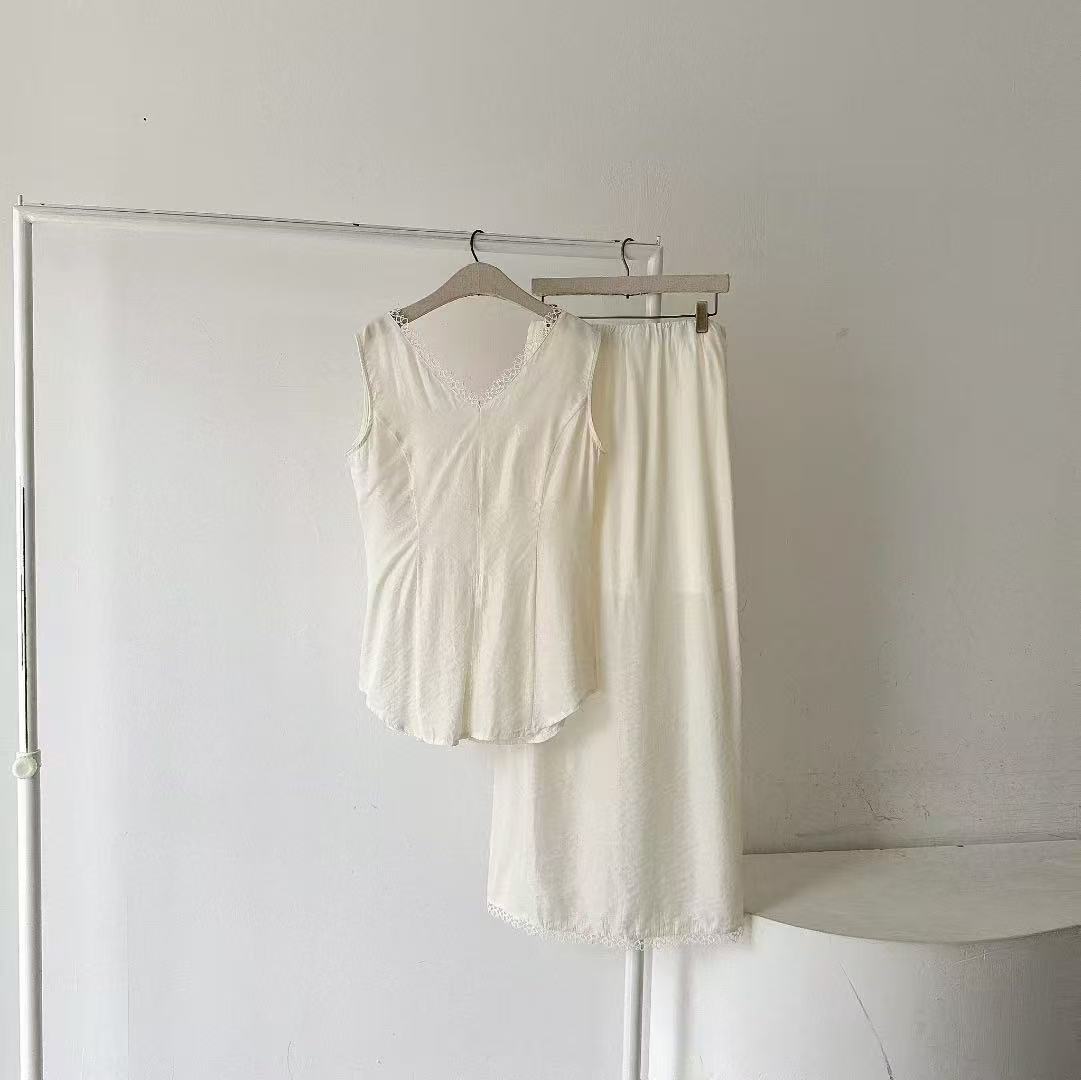 TOPS/SKIRTS(Q541TB041/Q541SK029)