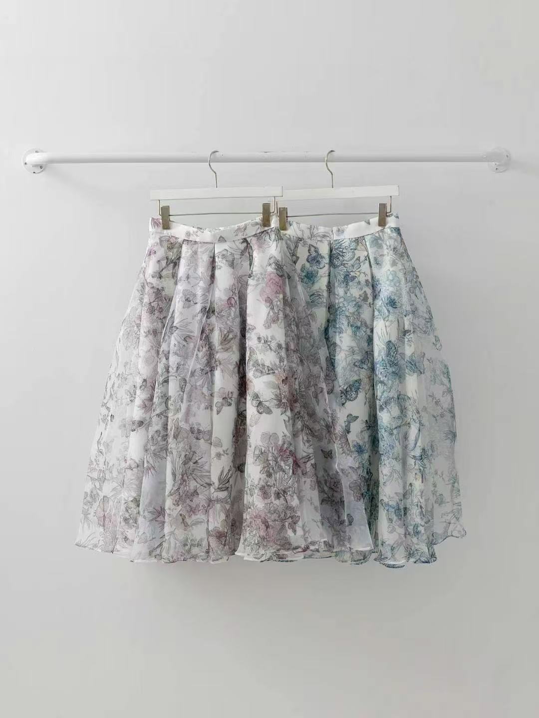 TOPS/SKIRTS (0619TB041/0619SK042)