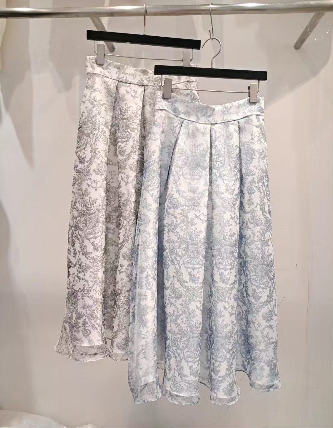 TOPS/SKIRTS(0135TB051/0135SK029)