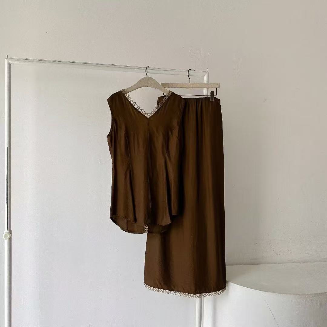 TOPS/SKIRTS(Q541TB041/Q541SK029)