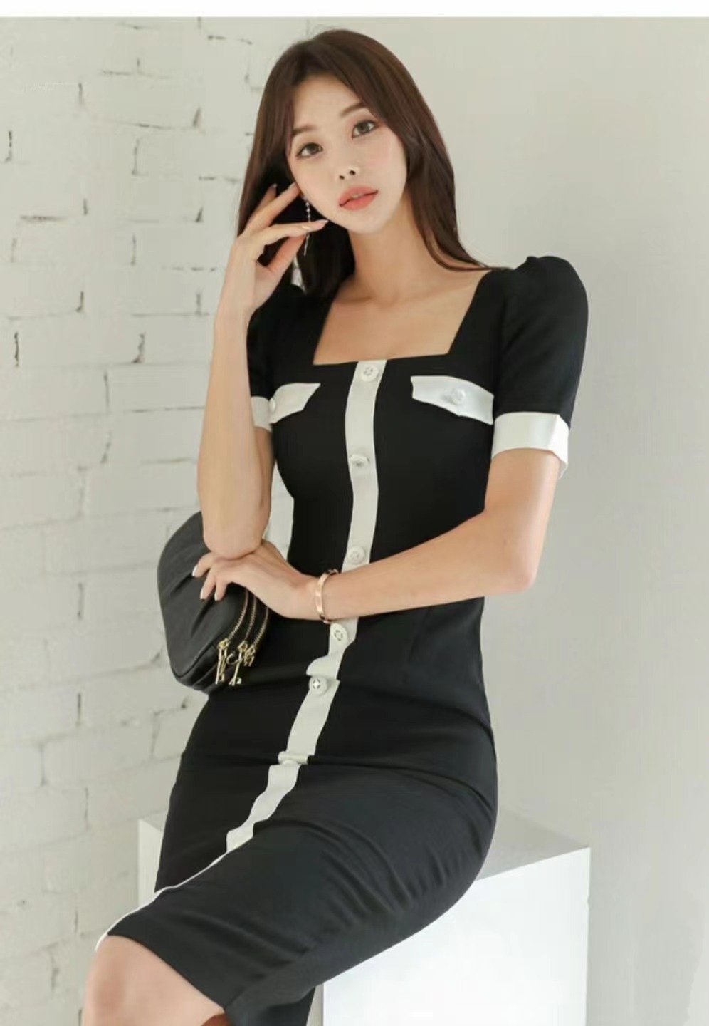 White Lining Square Neck Buttons Dress