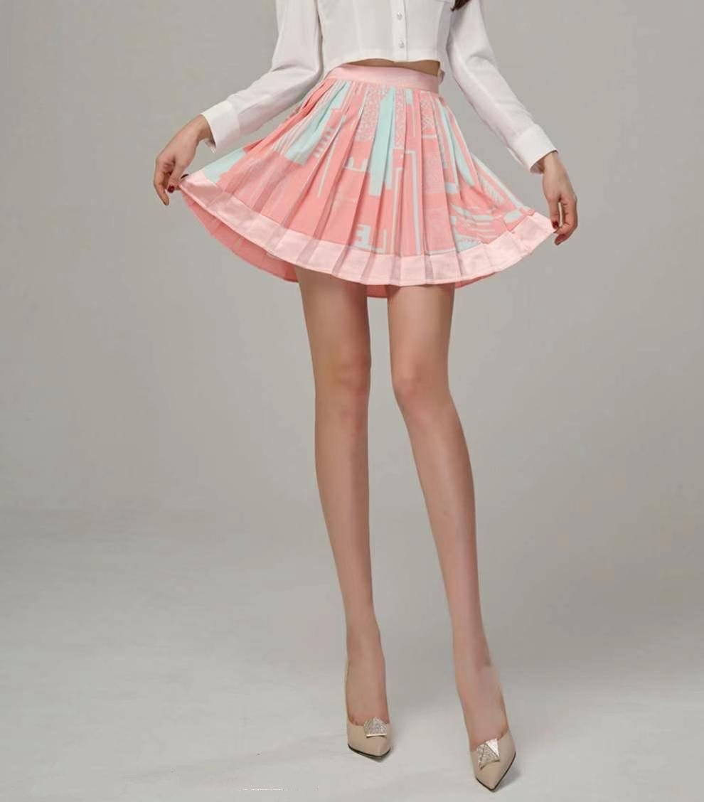 Dual Tone Abstract Pleated Mini Skirt